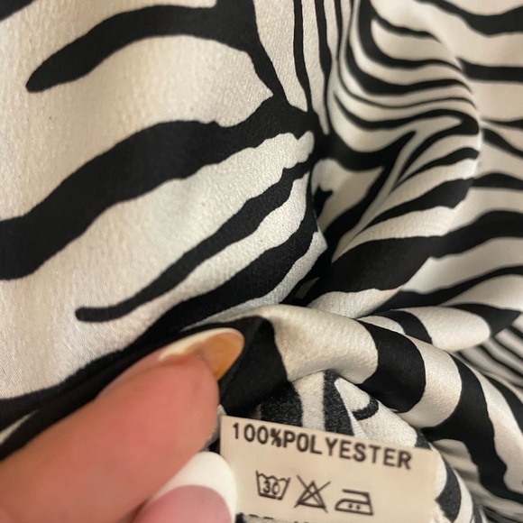 Solution Black and White Zebra Print Button Down Blouse L - Picture 6 of 6